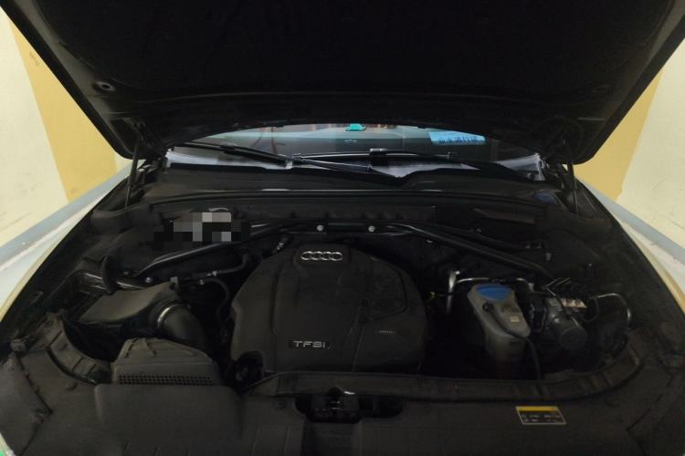 Used Audi Q5 2016 40 TFSI Technology Edition Engine Bay