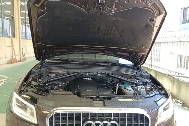 Used Audi Q5 2016 40 TFSI Trendy Edition Engine Bay