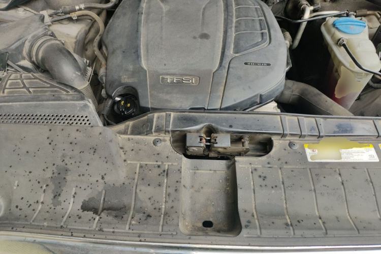 Used Audi Q5 2016 40 TFSI Trendy Edition Engine Bay