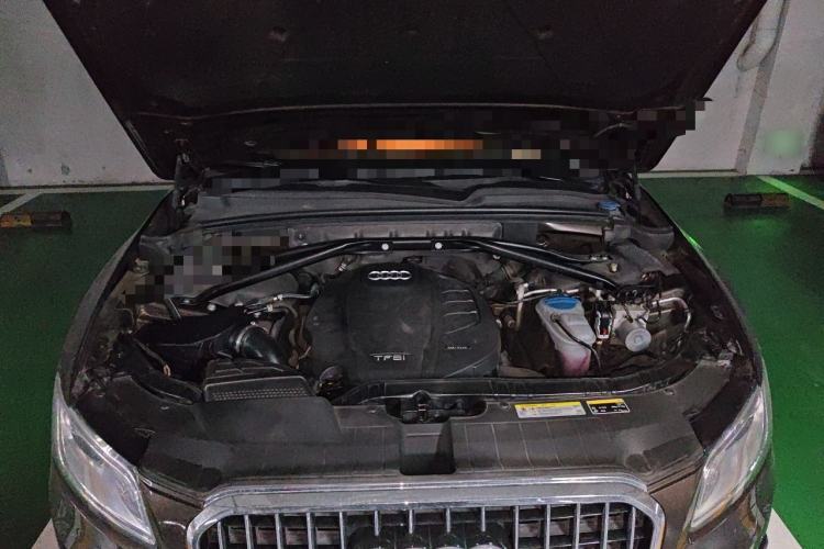 Used Audi Q5 2016 40 TFSI Comfort Model Engine Bay