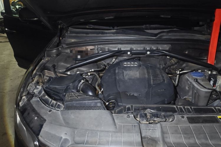 Used Audi Q5 2016 40 TFSI Technology Edition Engine Bay Right