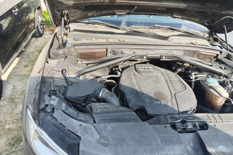 Used Audi Q5 2016 40 TFSI Technology Edition Engine Bay Right