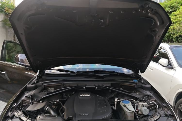 Used Audi Q5 2016 40 TFSI Technology Edition Engine Bay