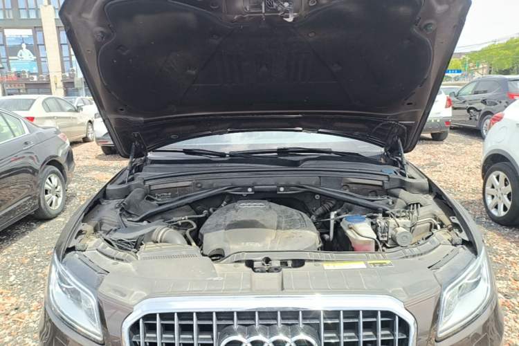 Used Audi Q5 2016 40 TFSI Technology Edition Engine Bay