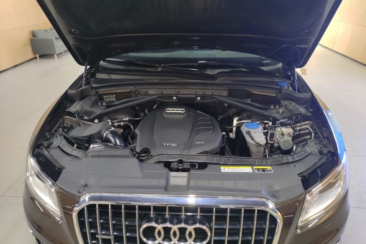 Used Audi Q5 2016 40 TFSI Trendy Edition Engine Bay