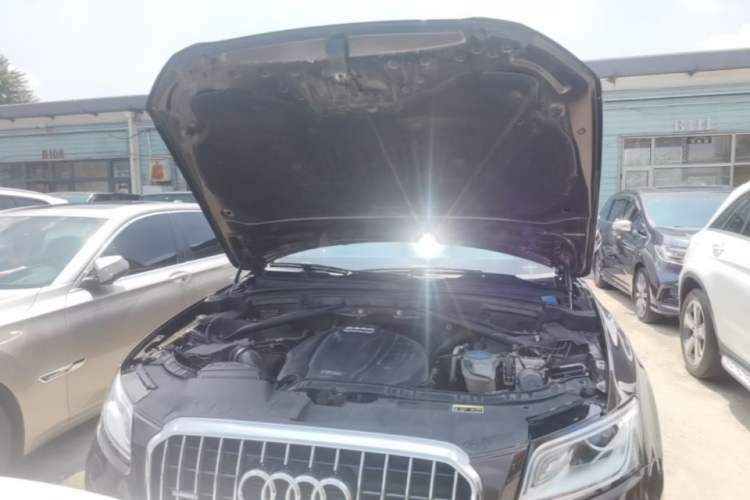 Used Audi Q5 2016 40 TFSI Technology Edition Engine Bay