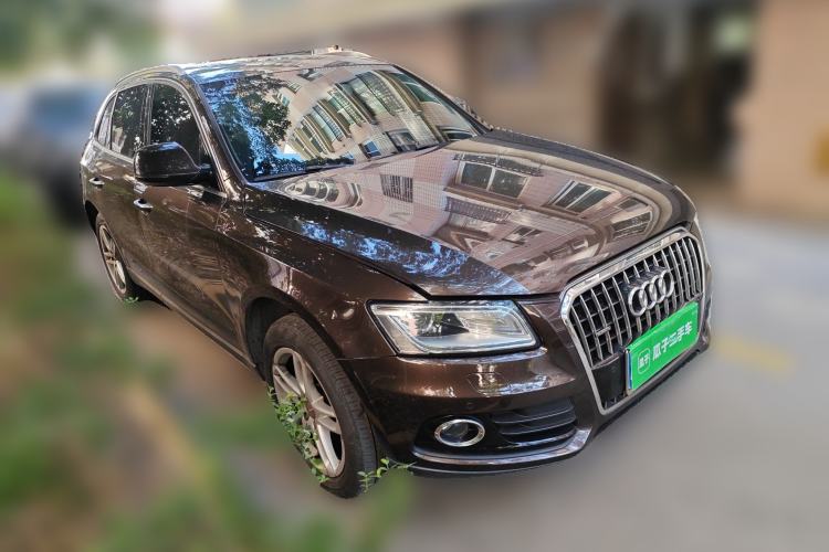 Used Audi Q5 2016 40 TFSI Comfort Model Front Right 45 Deg