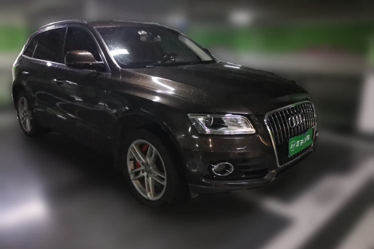 Used Audi Q5 2016 40 TFSI Comfort Model Front Right 45 Deg