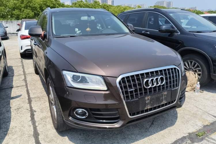 Used Audi Q5 2016 40 TFSI Technology Edition Front Right 45 Deg