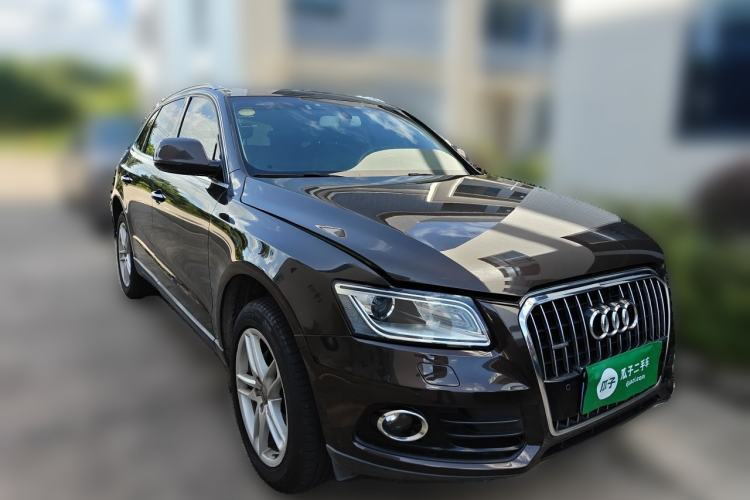 Used Audi Q5 2016 40 TFSI Comfort Model Front Right 45 Deg