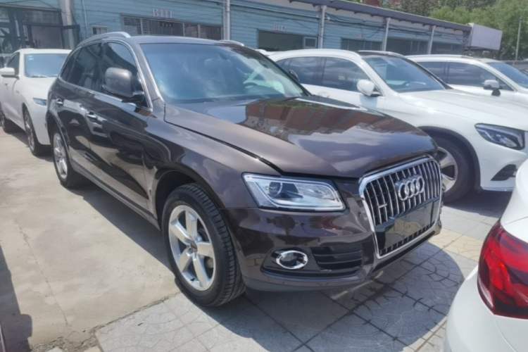 Used Audi Q5 2016 40 TFSI Technology Edition Front Right 45 Deg