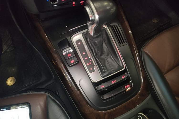 Used Audi Q5 2016 40 TFSI Technology Edition Gear Lever