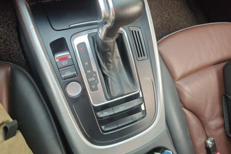 Used Audi Q5 2016 40 TFSI Technology Edition Gear Lever