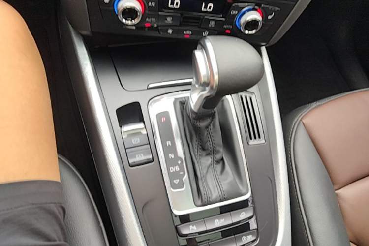 Used Audi Q5 2016 40 TFSI Technology Edition Gear Lever