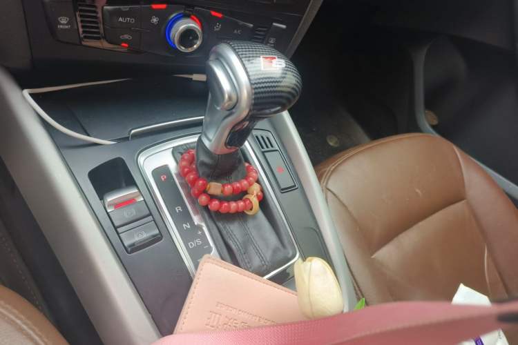 Used Audi Q5 2016 40 TFSI Trendy Edition Gear Lever