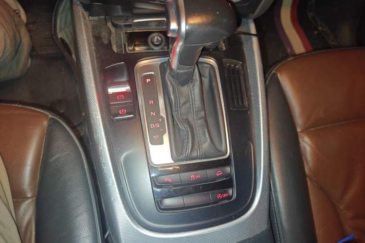 Used Audi Q5 2016 40 TFSI Technology Edition Gear Lever