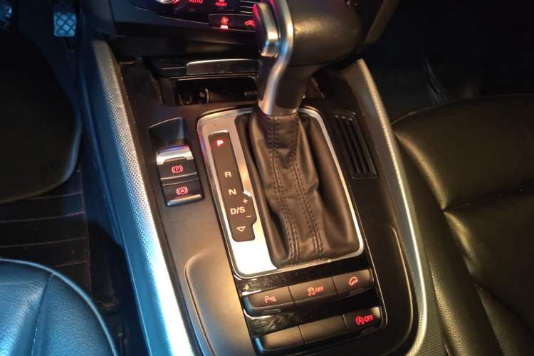 Used Audi Q5 2016 40 TFSI Technology Edition Gear Lever