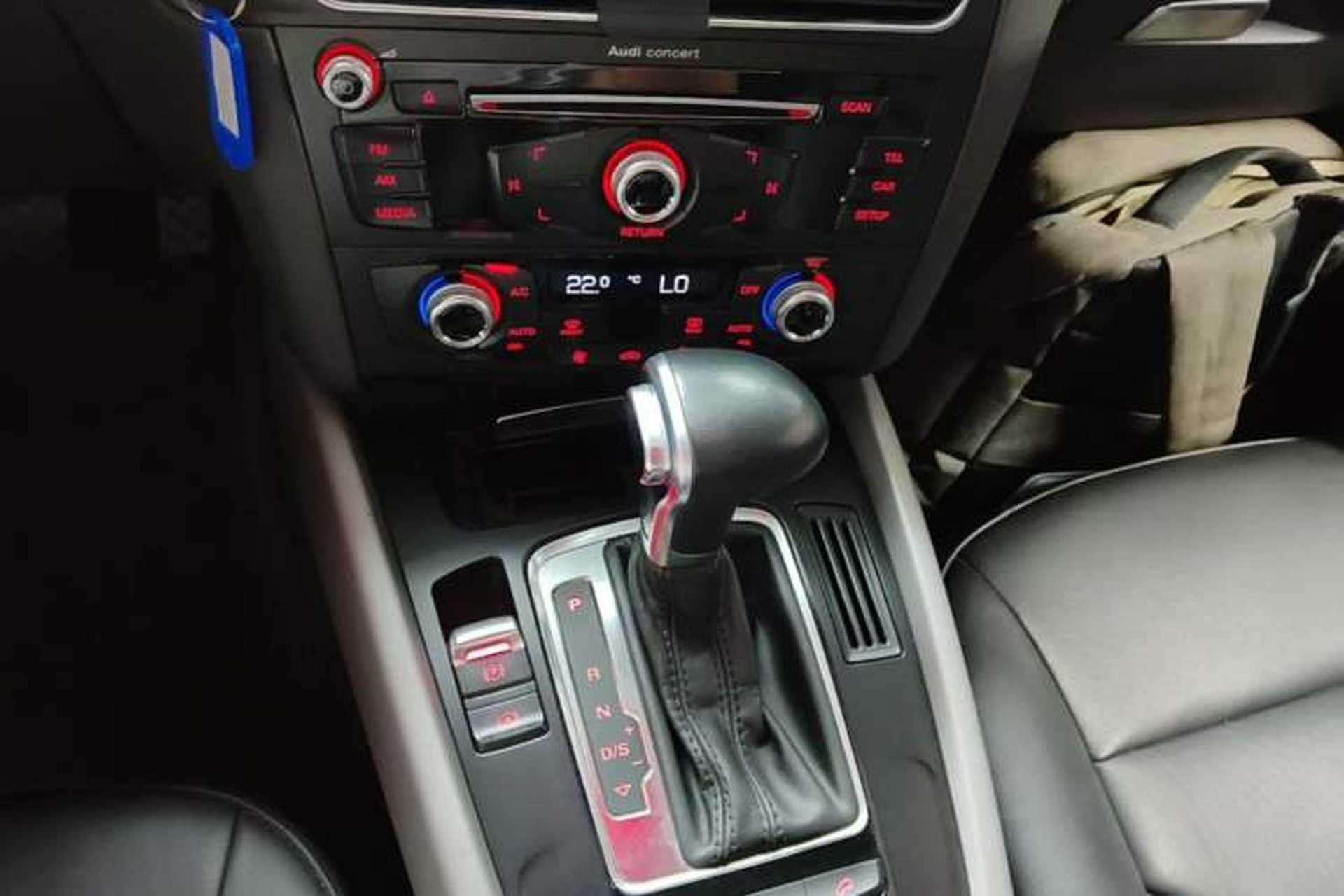 Used Audi Q5 2016 40 TFSI Trendy Edition Gear Lever