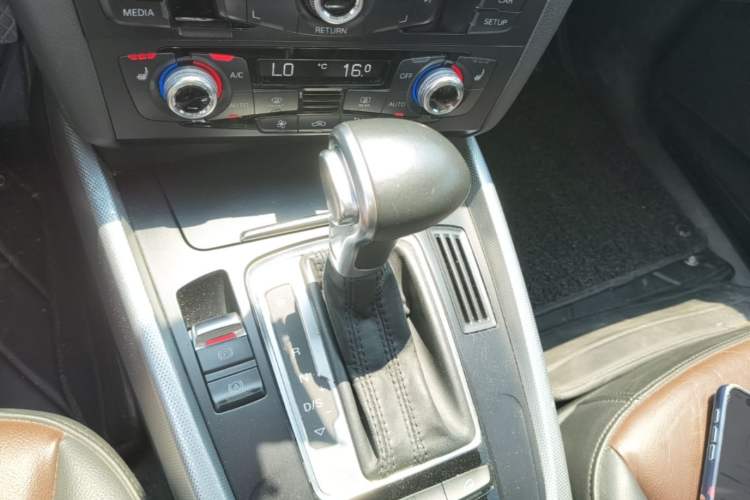 Used Audi Q5 2016 40 TFSI Technology Edition Gear Lever