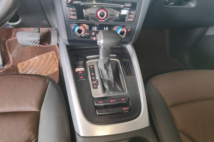 Used Audi Q5 2016 40 TFSI Technology Edition Gear Lever