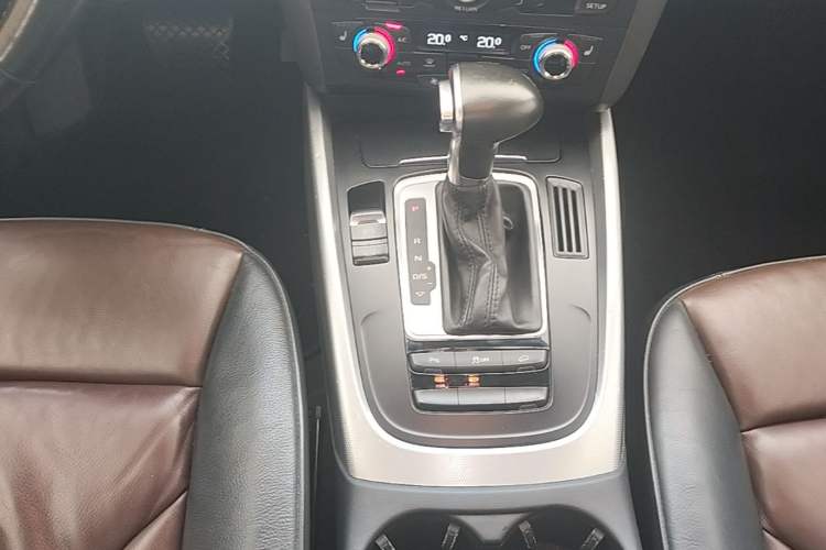 Used Audi Q5 2016 40 TFSI Technology Edition Gear Lever