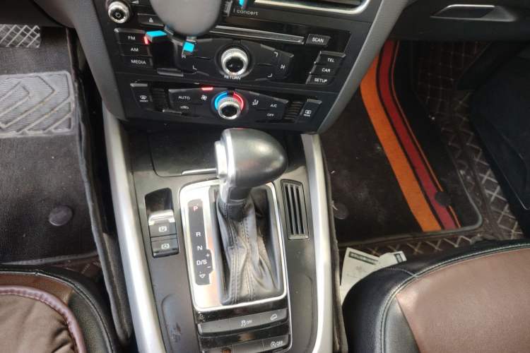 Used Audi Q5 2016 40 TFSI Trendy Edition Gear Lever