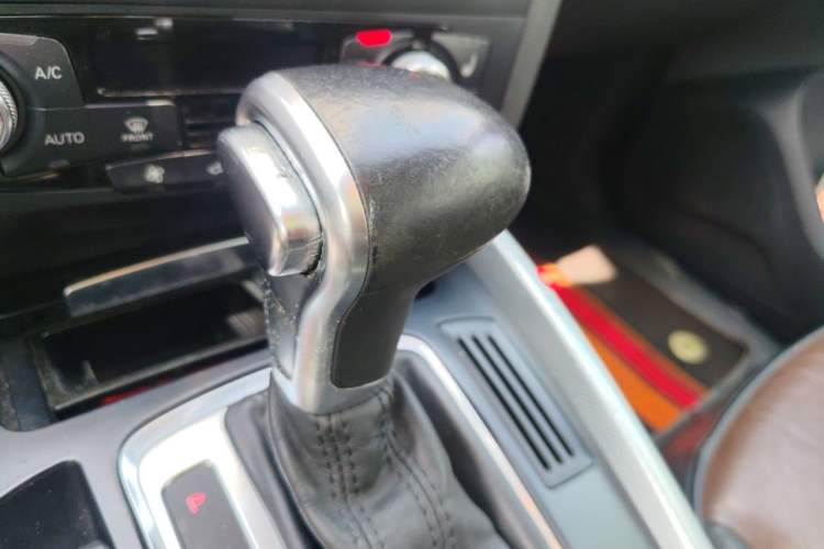 Used Audi Q5 2016 40 TFSI Technology Edition Gear Lever