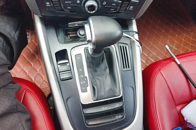 Used Audi Q5 2016 40 TFSI Trendy Edition Gear Lever