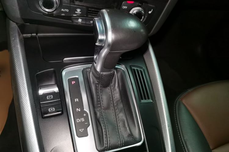 Used Audi Q5 2016 40 TFSI Technology Edition Gear Lever