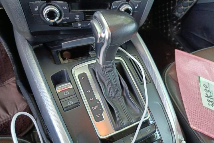 Used Audi Q5 2016 40 TFSI Technology Edition Gear Lever