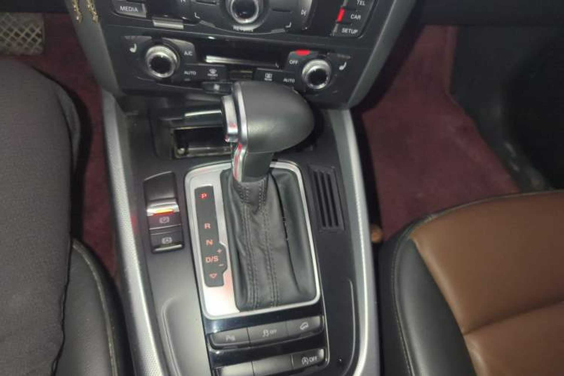 Used Audi Q5 2016 40 TFSI Technology Edition Gear Lever
