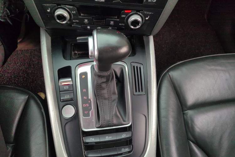 Used Audi Q5 2016 40 TFSI Technology Edition Gear Lever
