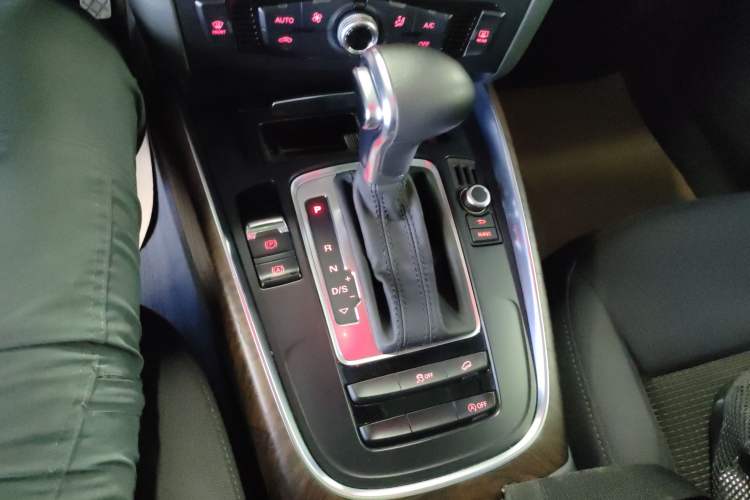 Used Audi Q5 2016 40 TFSI Trendy Edition Gear Lever