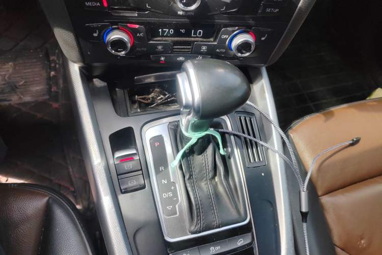 Used Audi Q5 2016 40 TFSI Technology Edition Gear Lever