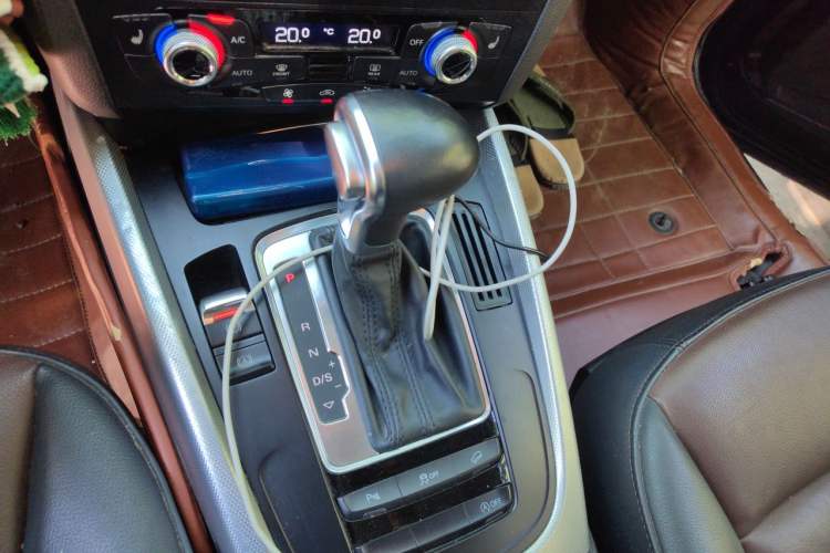 Used Audi Q5 2016 40 TFSI Technology Edition Gear Lever