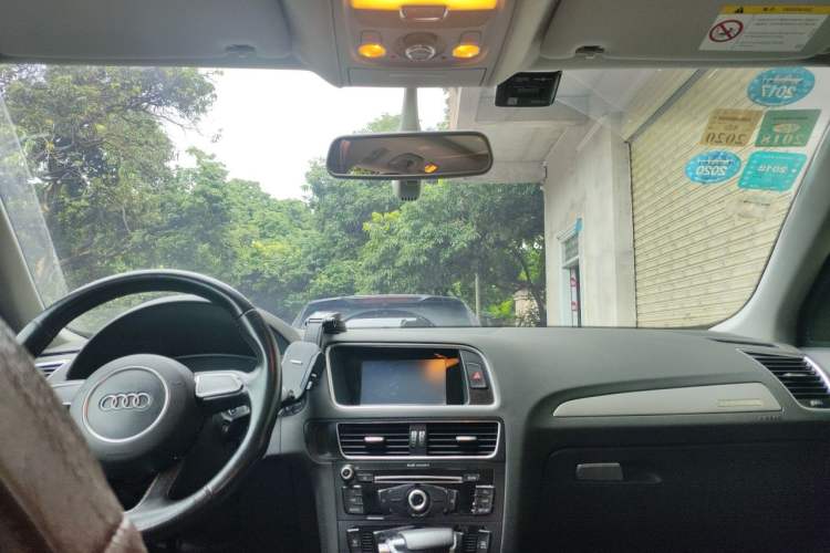 Used Audi Q5 2016 40 TFSI Trendy Edition Headliner