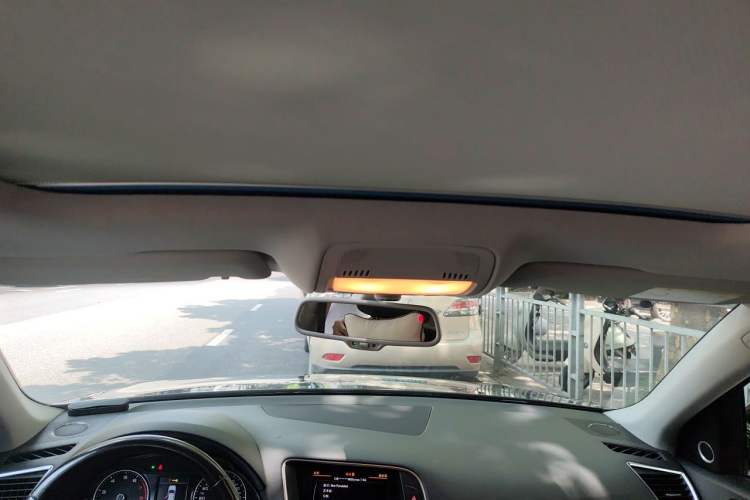 Used Audi Q5 2016 40 TFSI Comfort Model Headliner