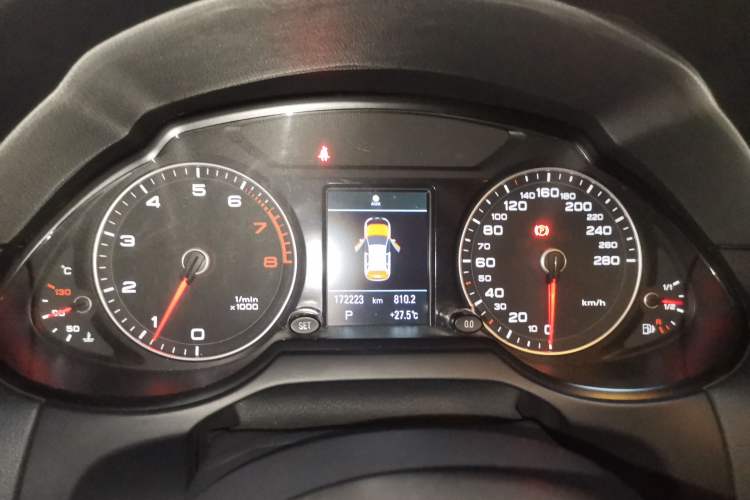 Used Audi Q5 2016 40 TFSI Comfort Model Instrument Cluster