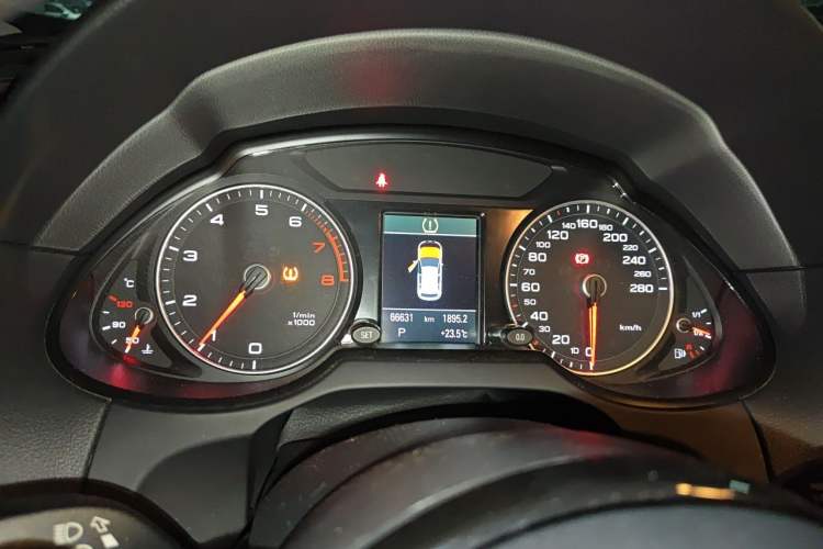 Used Audi Q5 2016 40 TFSI Comfort Model Instrument Cluster