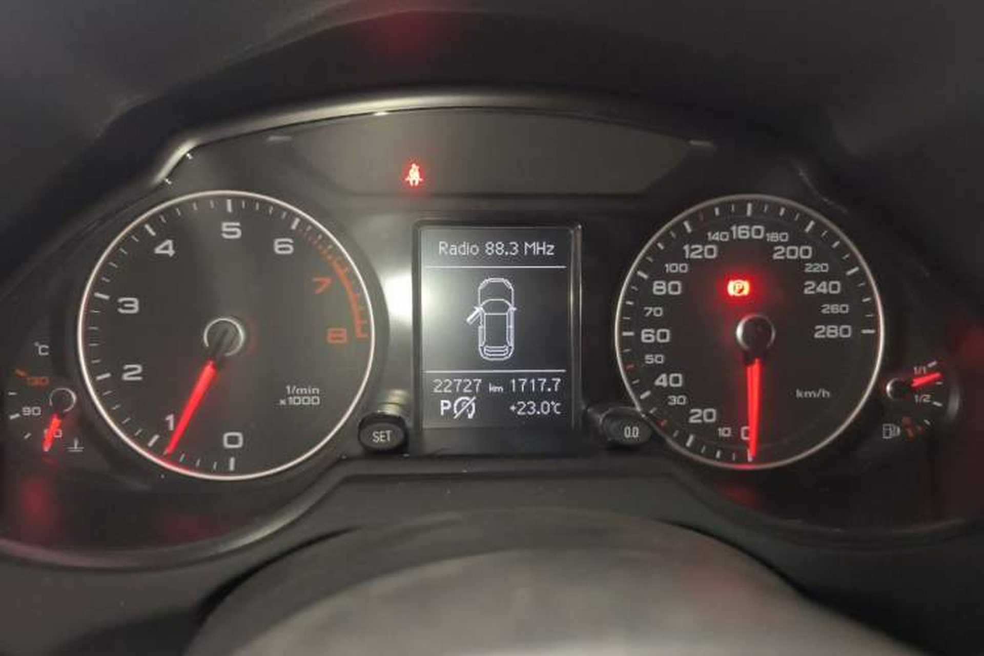 Used Audi Q5 2016 40 TFSI Technology Edition Instrument Cluster