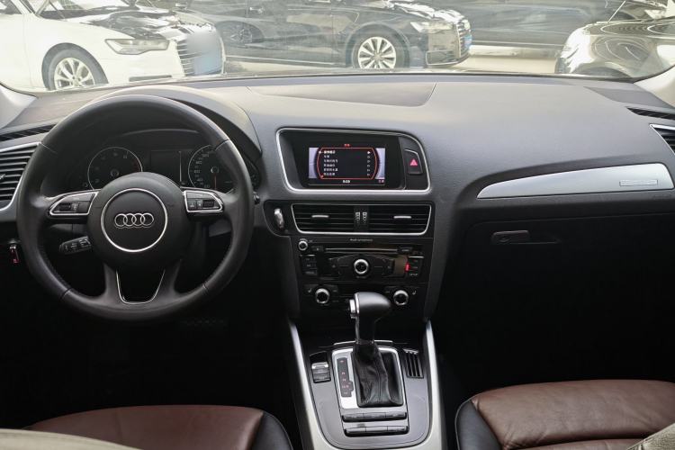 Used Audi Q5 2016 40 TFSI Technology Edition Interior 1