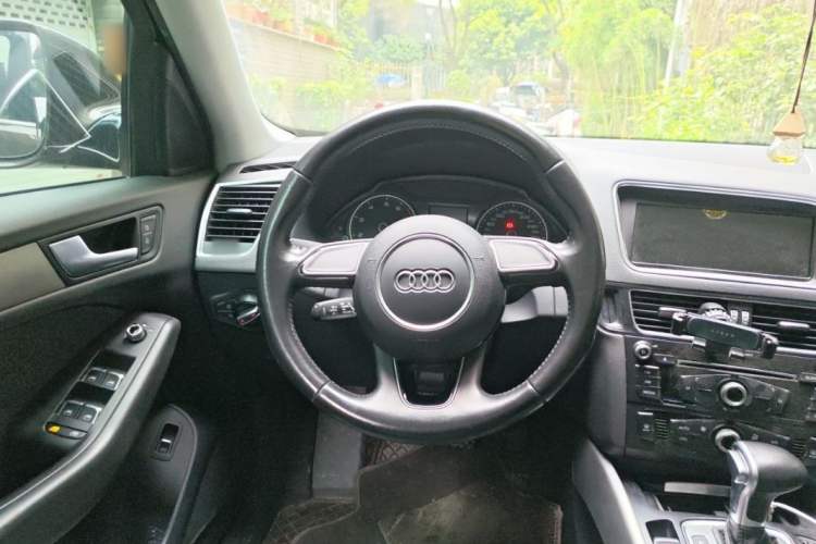 Used Audi Q5 2016 40 TFSI Trendy Edition Interior 1