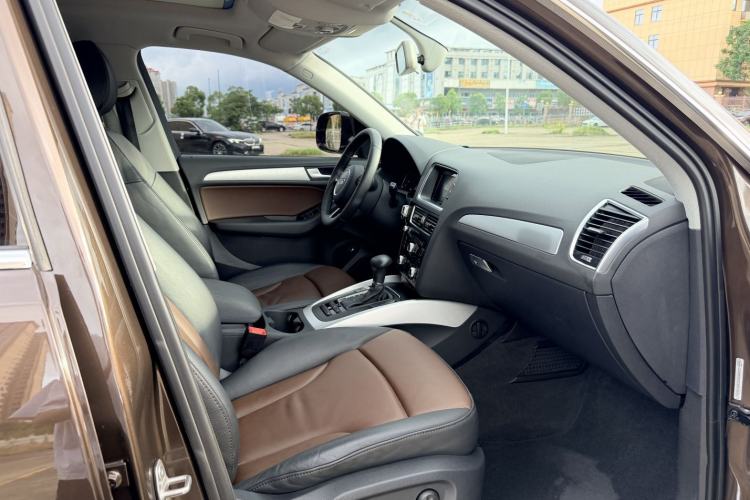 Used Audi Q5 2016 40 TFSI Technology Edition Interior 2