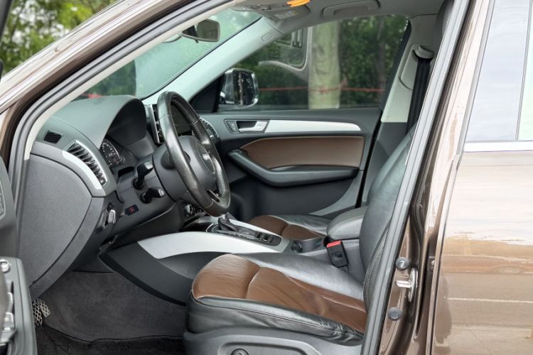 Used Audi Q5 2016 40 TFSI Technology Edition Interior 2