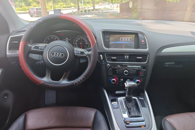 Used Audi Q5 2016 40 TFSI Technology Edition Interior 2