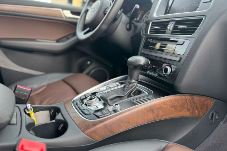 Used Audi Q5 2016 40 TFSI Comfort Model Interior 2