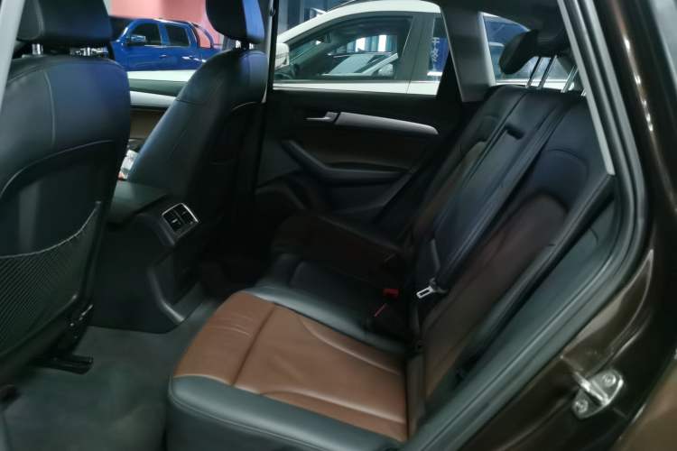 Used Audi Q5 2016 40 TFSI Technology Edition Interior 2