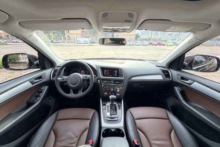 Used Audi Q5 2016 40 TFSI Technology Edition Interior 4