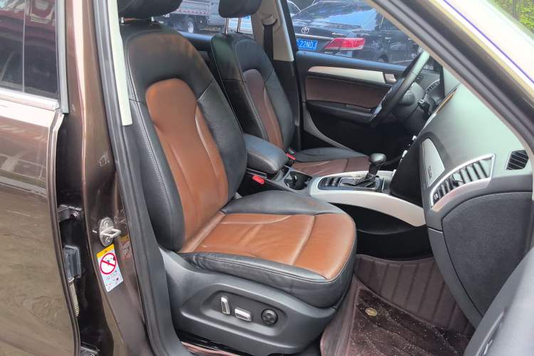 Used Audi Q5 2016 40 TFSI Technology Edition Interior 4