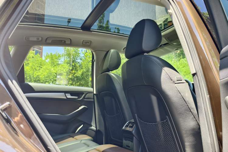 Used Audi Q5 2016 40 TFSI Technology Edition Interior 4